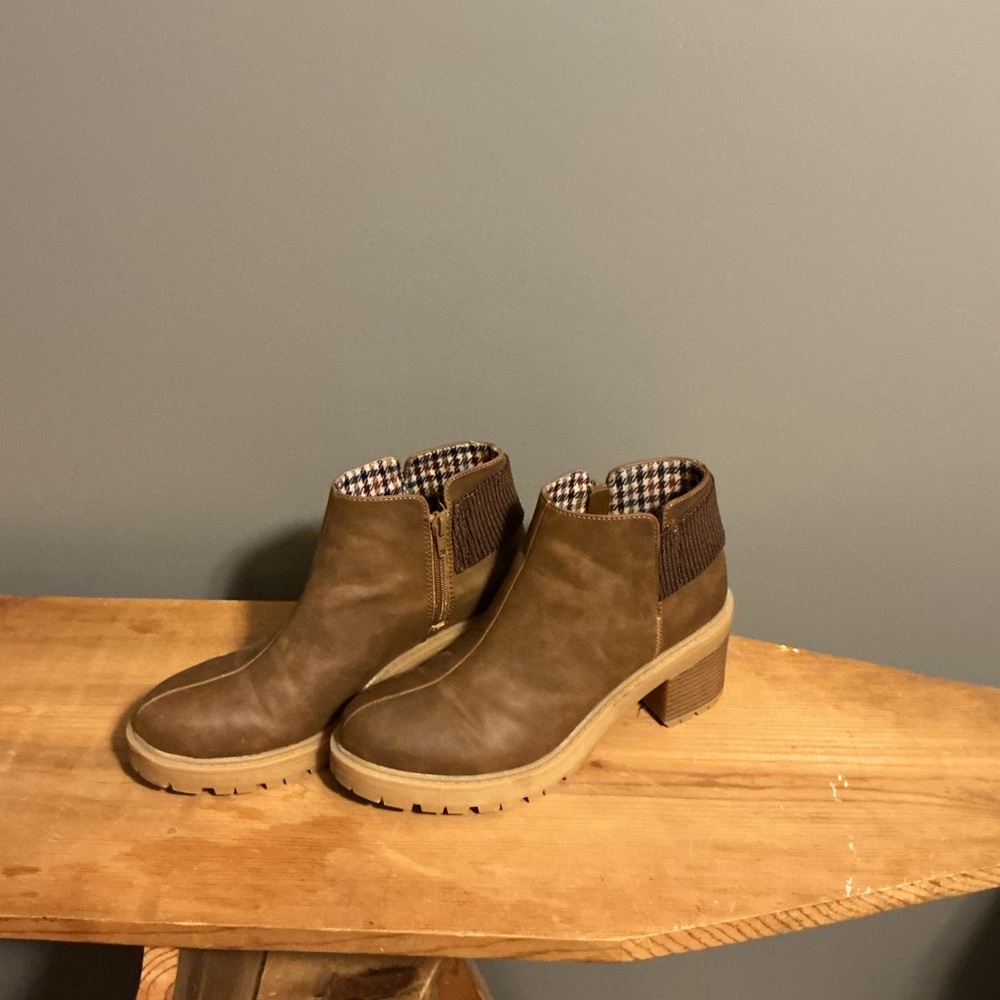Muk Luks Olive Brown Chunky Heel Chelsea Booties